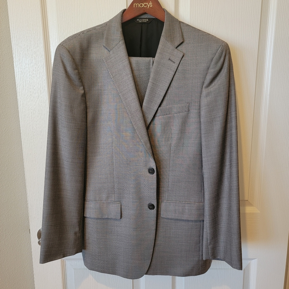 Jos A Bank Tailored Suit Mens Grey 100% Wool 42R 38W X 29.5L Double Vent Flat